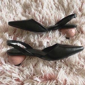 NEW Pointed Black Shoes w/ Pink Round Heels 6